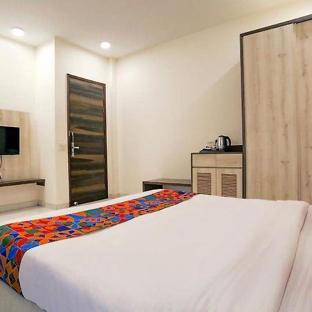גורגאון Fabhotel Ab Inn Huda City Center מראה חיצוני תמונה