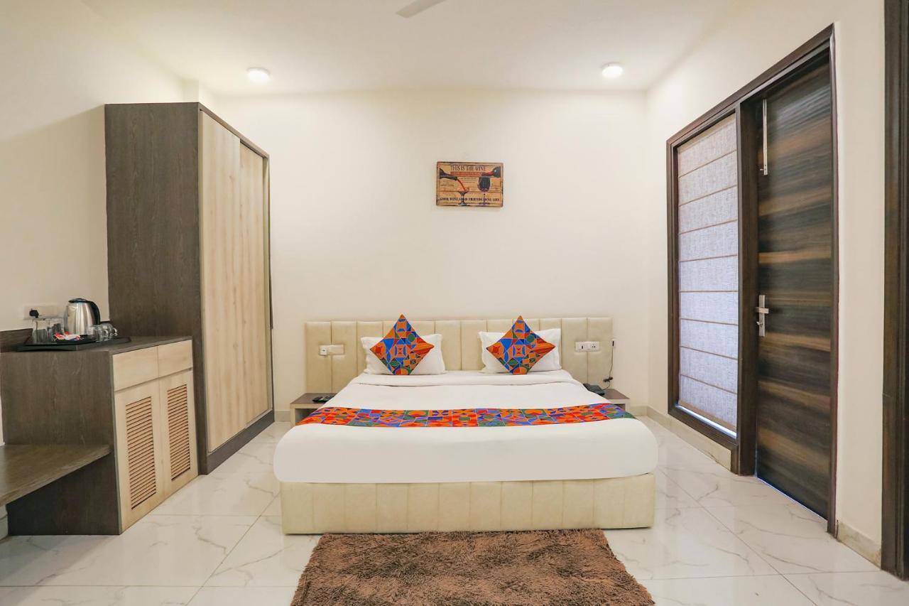 גורגאון Fabhotel Ab Inn Huda City Center מראה חיצוני תמונה