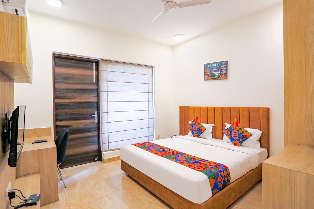 גורגאון Fabhotel Ab Inn Huda City Center מראה חיצוני תמונה